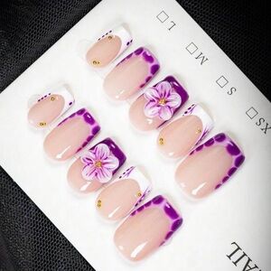 Elegant Purple Floral Nail Art Set